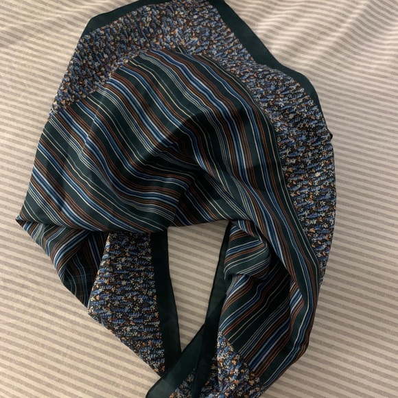 Vintage square neck scarf - Picture 2 of 2